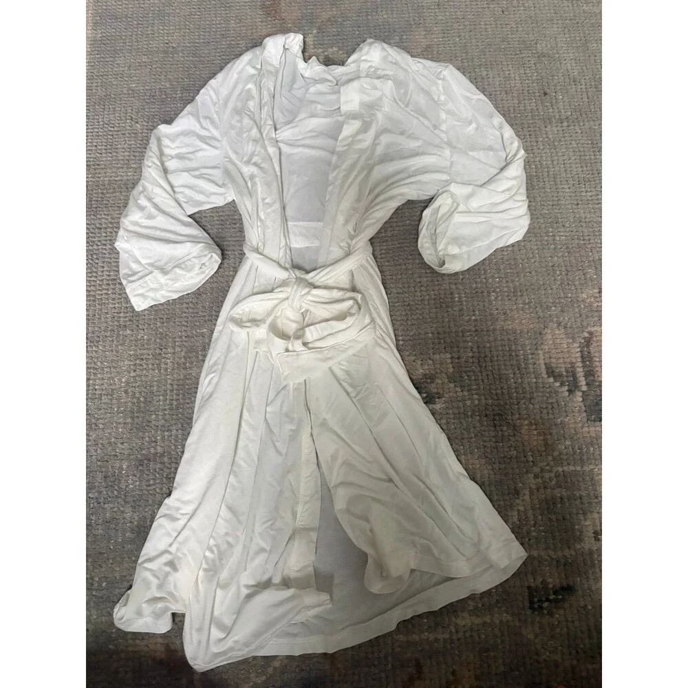 Lightweight White Short Sleeve Robe